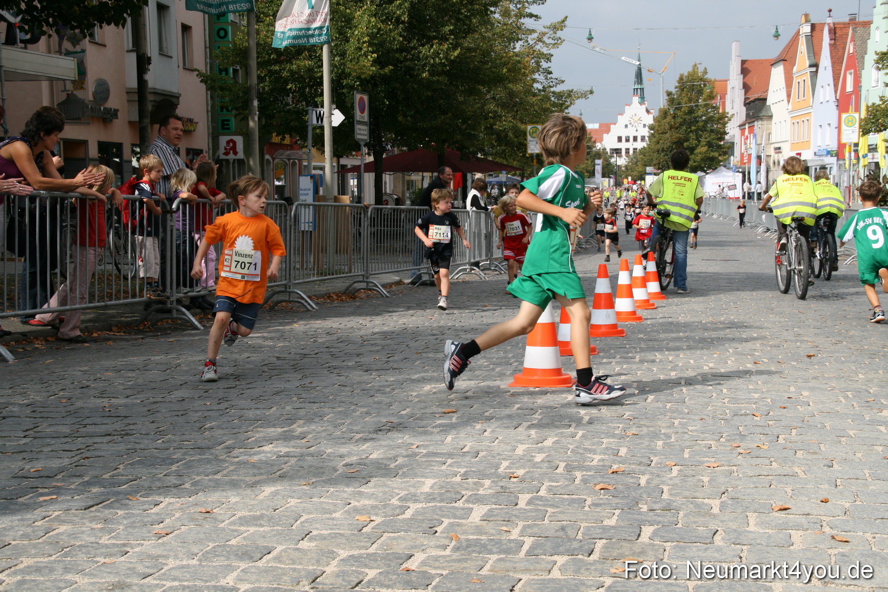 0135 Stadtlauf Neumarkt Bambinilaeufe 200909